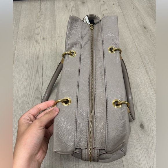 Marc by Marc Jacob’s Too Hot to Handle Grey Leather Tote Bag - Picture 3 of 7